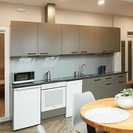 Apartment Lofty - 1 Bedroom In The Heart Of