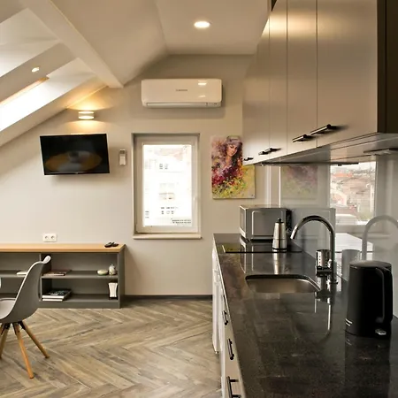 아파트 Lofty - 1 Bedroom In The Heart Of 소피아